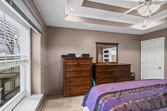 1404 NE 196th Street, Smithville, MO 64089
