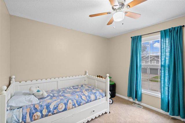 1404 NE 196th Street, Smithville, MO 64089