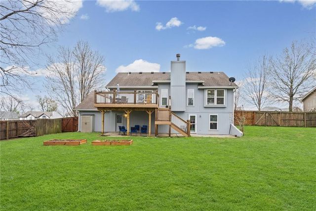 1404 NE 196th Street, Smithville, MO 64089
