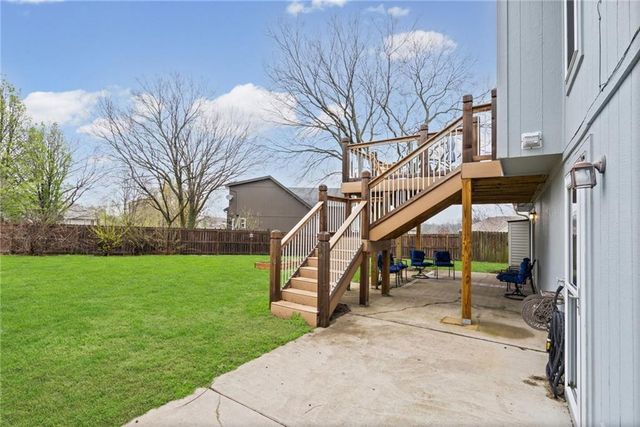 1404 NE 196th Street, Smithville, MO 64089