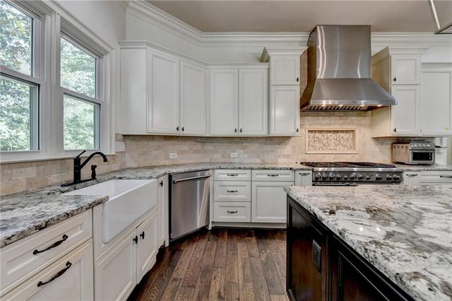 3154 Saint Ives Country Club Parkway, Johns Creek, GA 30097