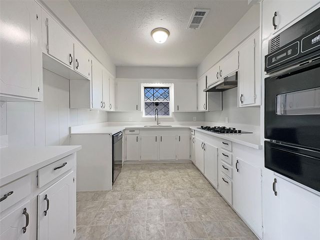 15311 Woodforest Boulevard, Channelview, TX 77530