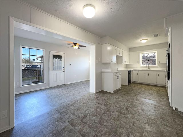 15311 Woodforest Boulevard, Channelview, TX 77530