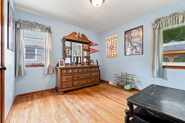 505 E Holcomb Avenue, Des Moines, IA 50313