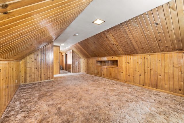 505 E Holcomb Avenue, Des Moines, IA 50313