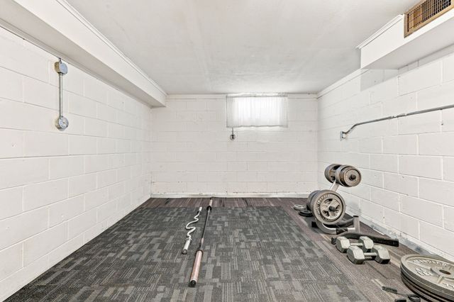 505 E Holcomb Avenue, Des Moines, IA 50313