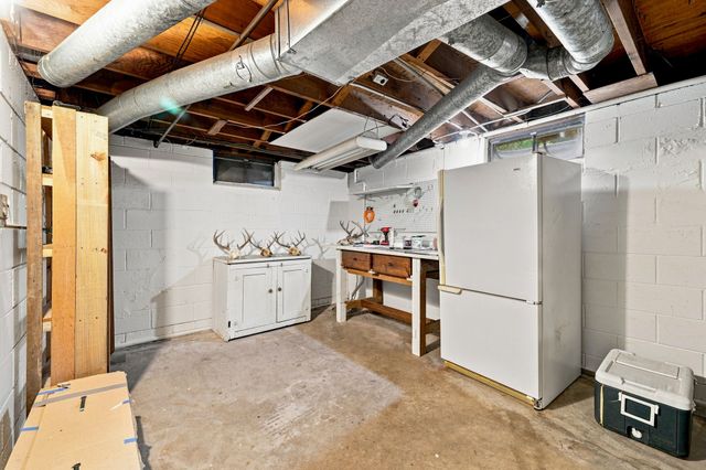 505 E Holcomb Avenue, Des Moines, IA 50313