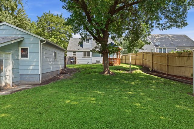 505 E Holcomb Avenue, Des Moines, IA 50313