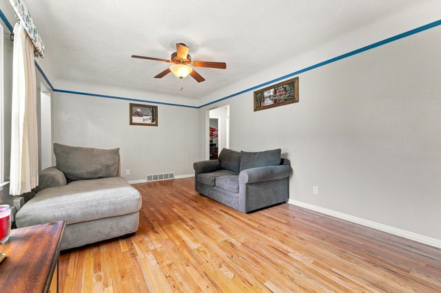 505 E Holcomb Avenue, Des Moines, IA 50313