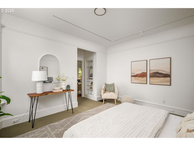 138 Ne 18TH Ave, Portland, OR 97232