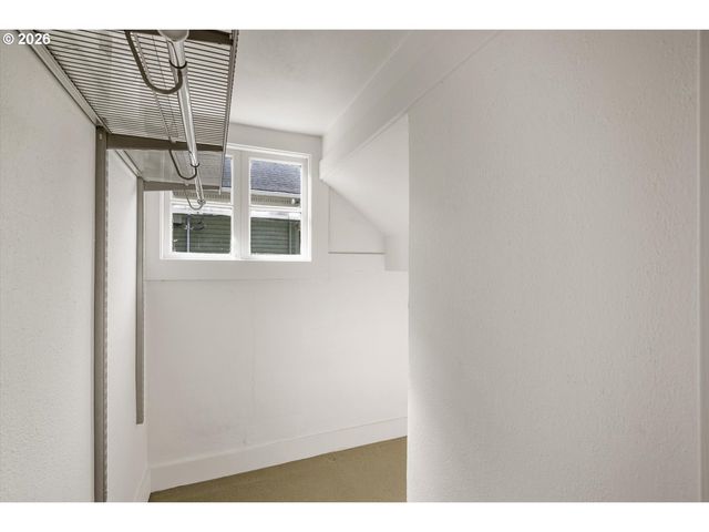 138 Ne 18TH Ave, Portland, OR 97232