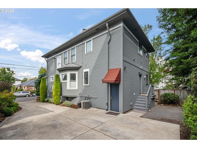 138 Ne 18TH Ave, Portland, OR 97232