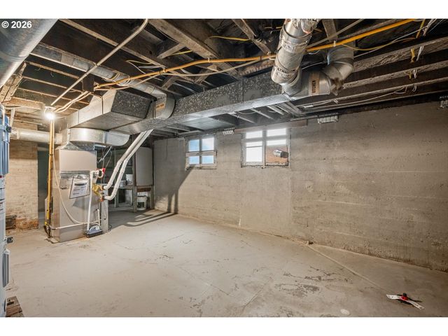 138 Ne 18TH Ave, Portland, OR 97232