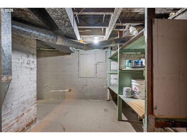 138 Ne 18TH Ave, Portland, OR 97232