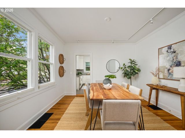 138 Ne 18TH Ave, Portland, OR 97232