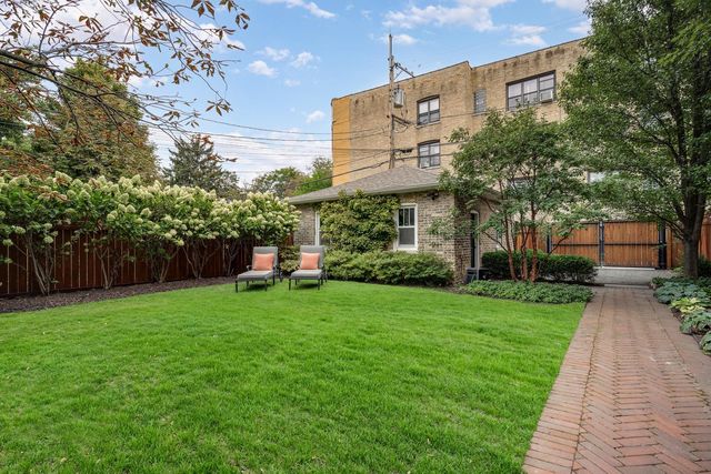 2063 N Humboldt Boulevard, Chicago, IL 60647