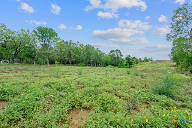 1633 Boggy Creek Road, Lockhart, TX 78644