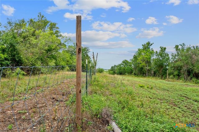 1633 Boggy Creek Road, Lockhart, TX 78644