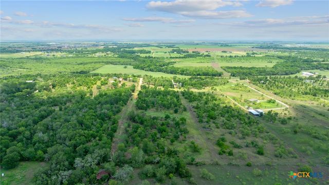 1633 Boggy Creek Road, Lockhart, TX 78644