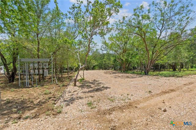 1633 Boggy Creek Road, Lockhart, TX 78644