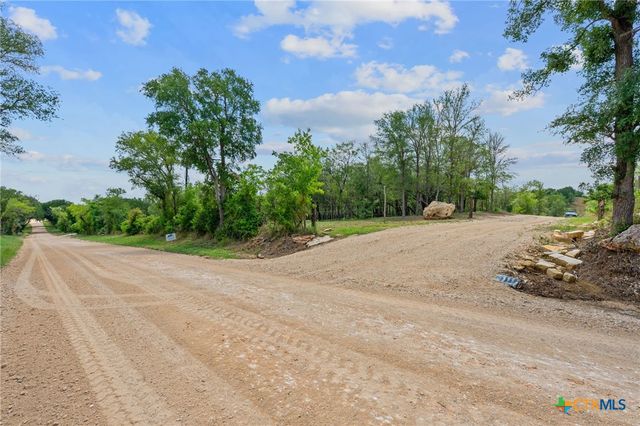 1633 Boggy Creek Road, Lockhart, TX 78644