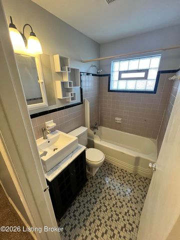 2212 Gerald Ct, Louisville, KY 40218