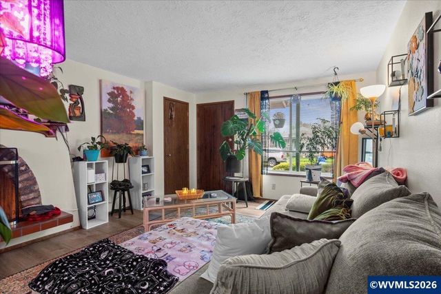 1519 6th St NW, Salem, OR 97304