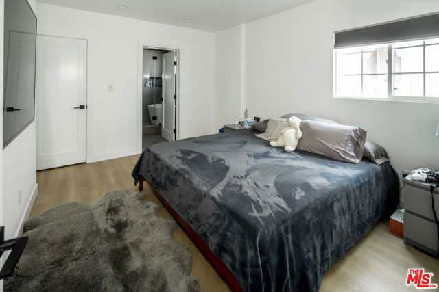 2319 S Cloverdale Avenue, Los Angeles, CA 90016