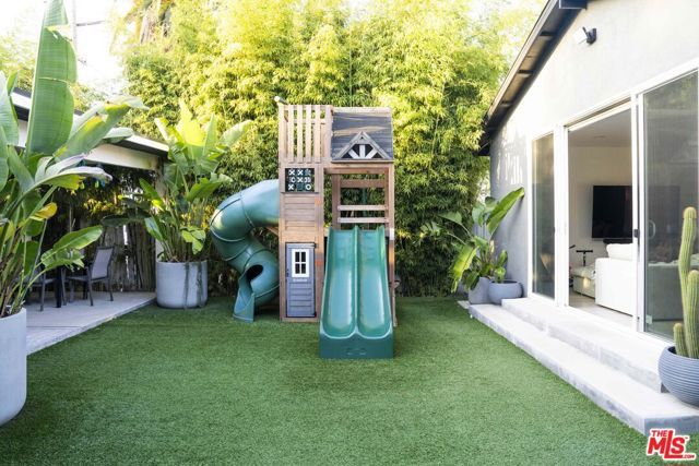 2319 S Cloverdale Avenue, Los Angeles, CA 90016