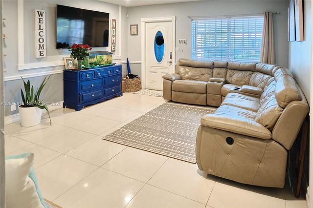 5417 NE 4th Terrace, Oakland Park, FL 33334