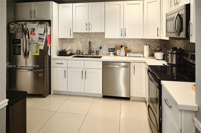 5417 NE 4th Terrace, Oakland Park, FL 33334