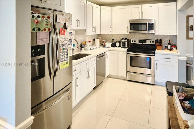 5417 NE 4th Terrace, Oakland Park, FL 33334