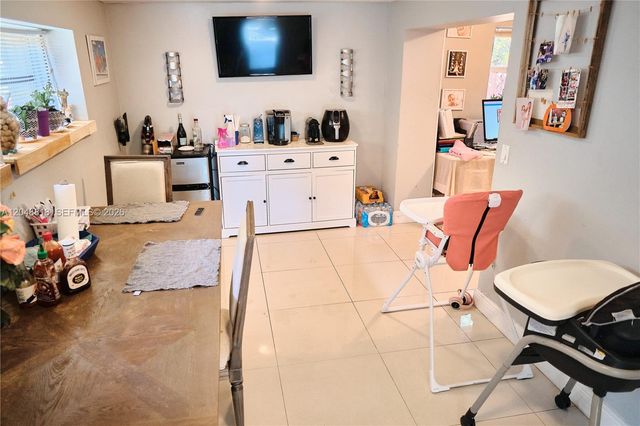 5417 NE 4th Terrace, Oakland Park, FL 33334