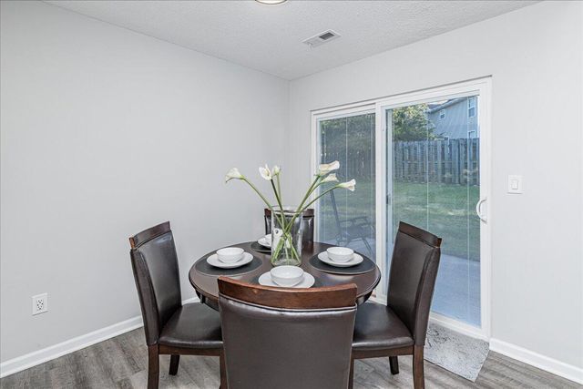 2200 MARICOPA DR, Columbia, MO 65201