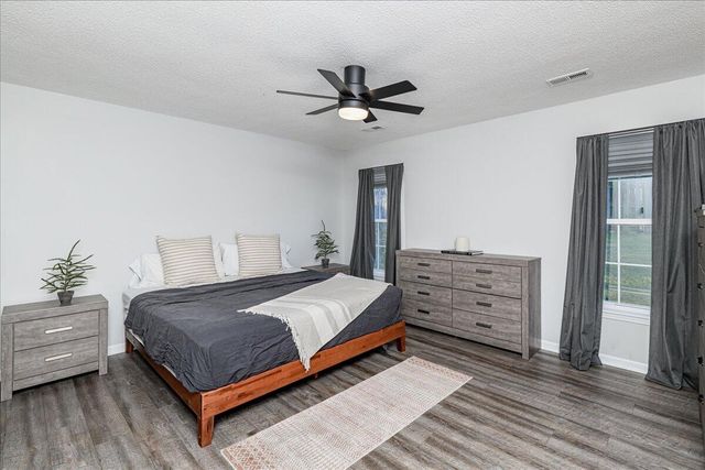 2200 MARICOPA DR, Columbia, MO 65201