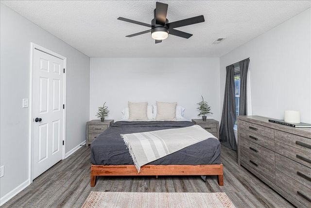 2200 MARICOPA DR, Columbia, MO 65201