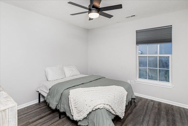 2200 MARICOPA DR, Columbia, MO 65201