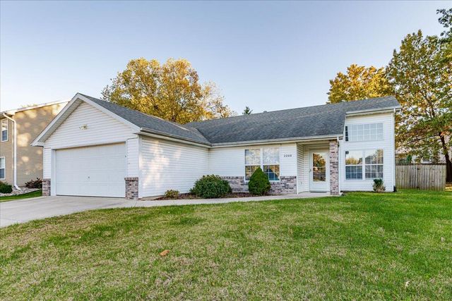 2200 MARICOPA DR, Columbia, MO 65201