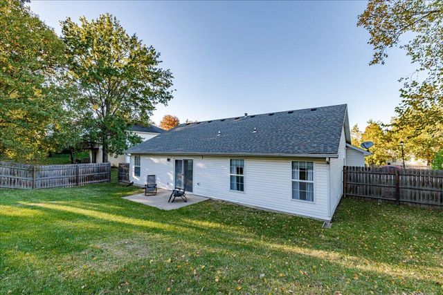 2200 MARICOPA DR, Columbia, MO 65201