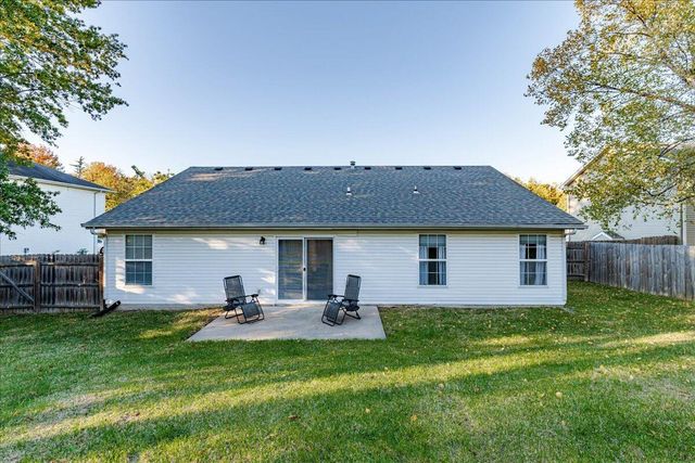 2200 MARICOPA DR, Columbia, MO 65201