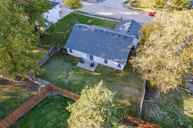 2200 MARICOPA DR, Columbia, MO 65201