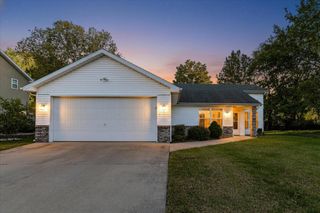 2200 MARICOPA DR, Columbia, MO 65201