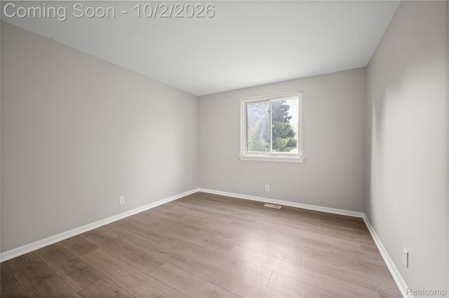 2668 Grass Valley Drive, White Lake Charter Township, MI 48383