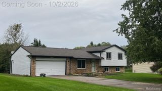 2668 Grass Valley Drive, White Lake Charter Township, MI 48383