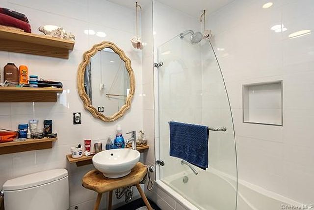 6334 Fresh Pond Road 5C, Ridgewood, NY 11385