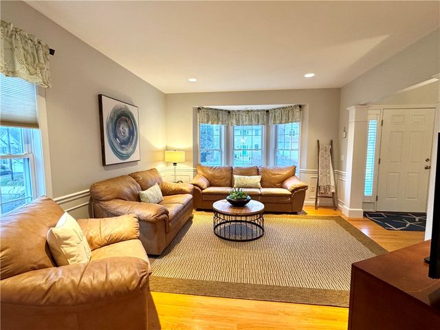 34 Marian Avenue, Narragansett, RI 02882