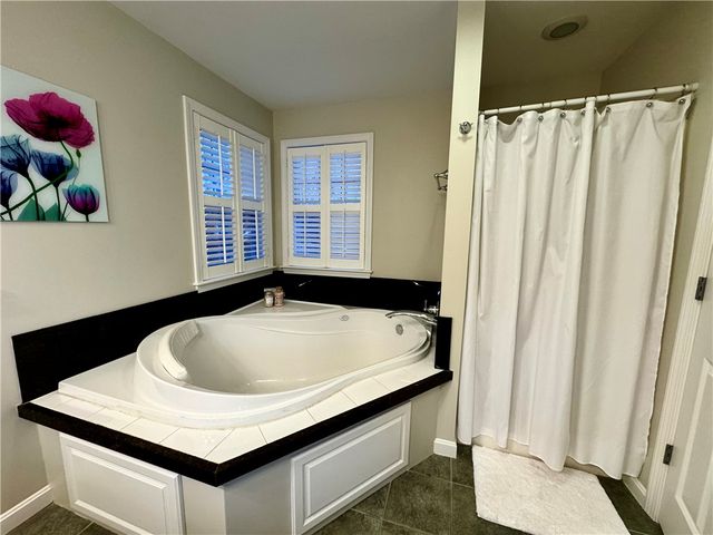 34 Marian Avenue, Narragansett, RI 02882