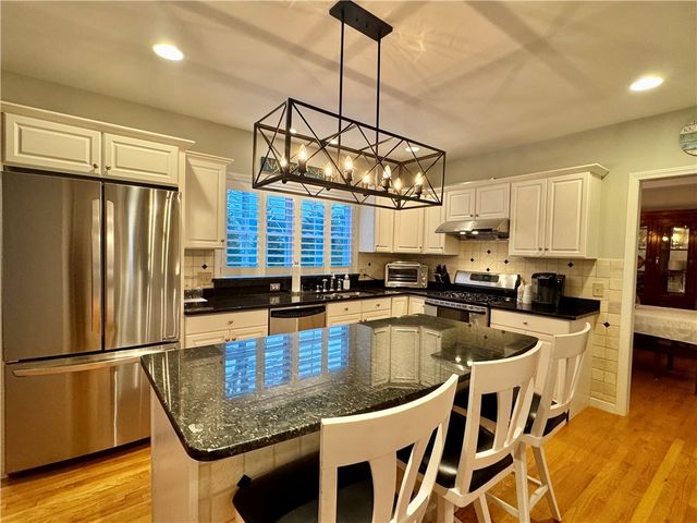 34 Marian Avenue, Narragansett, RI 02882