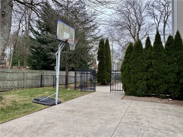 34 Marian Avenue, Narragansett, RI 02882