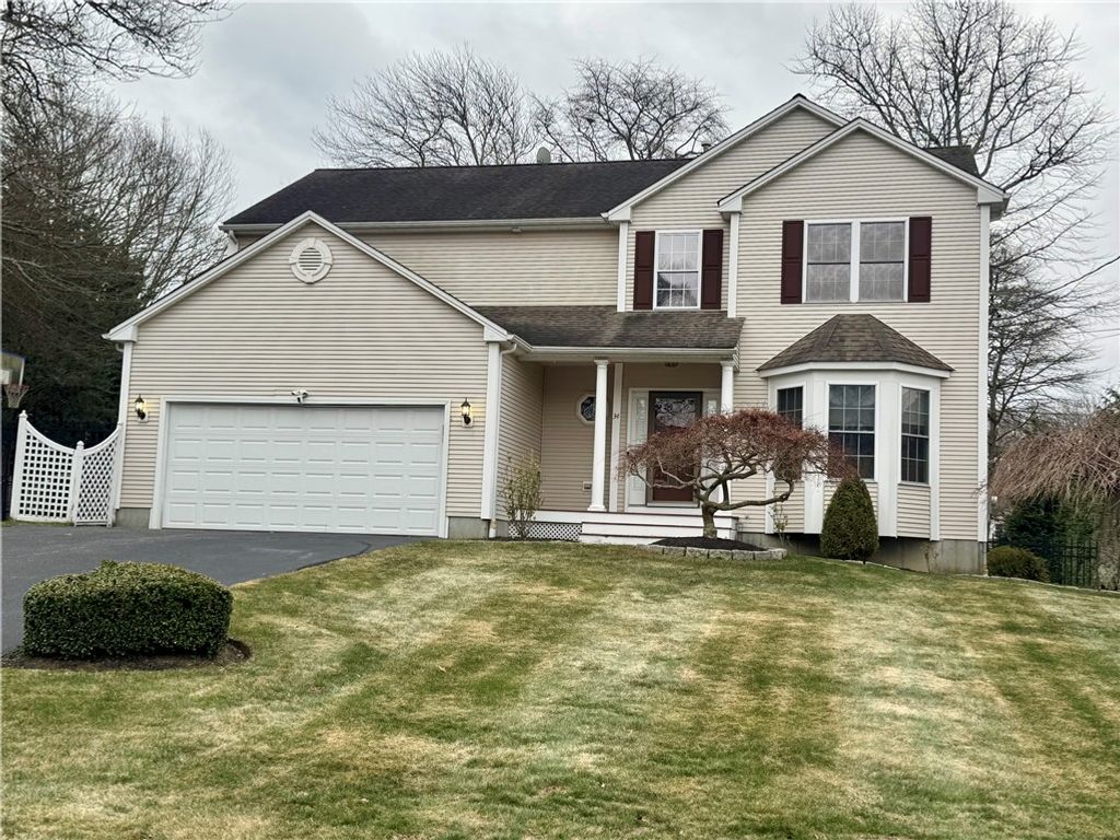 34 Marian Avenue, Narragansett, RI 02882